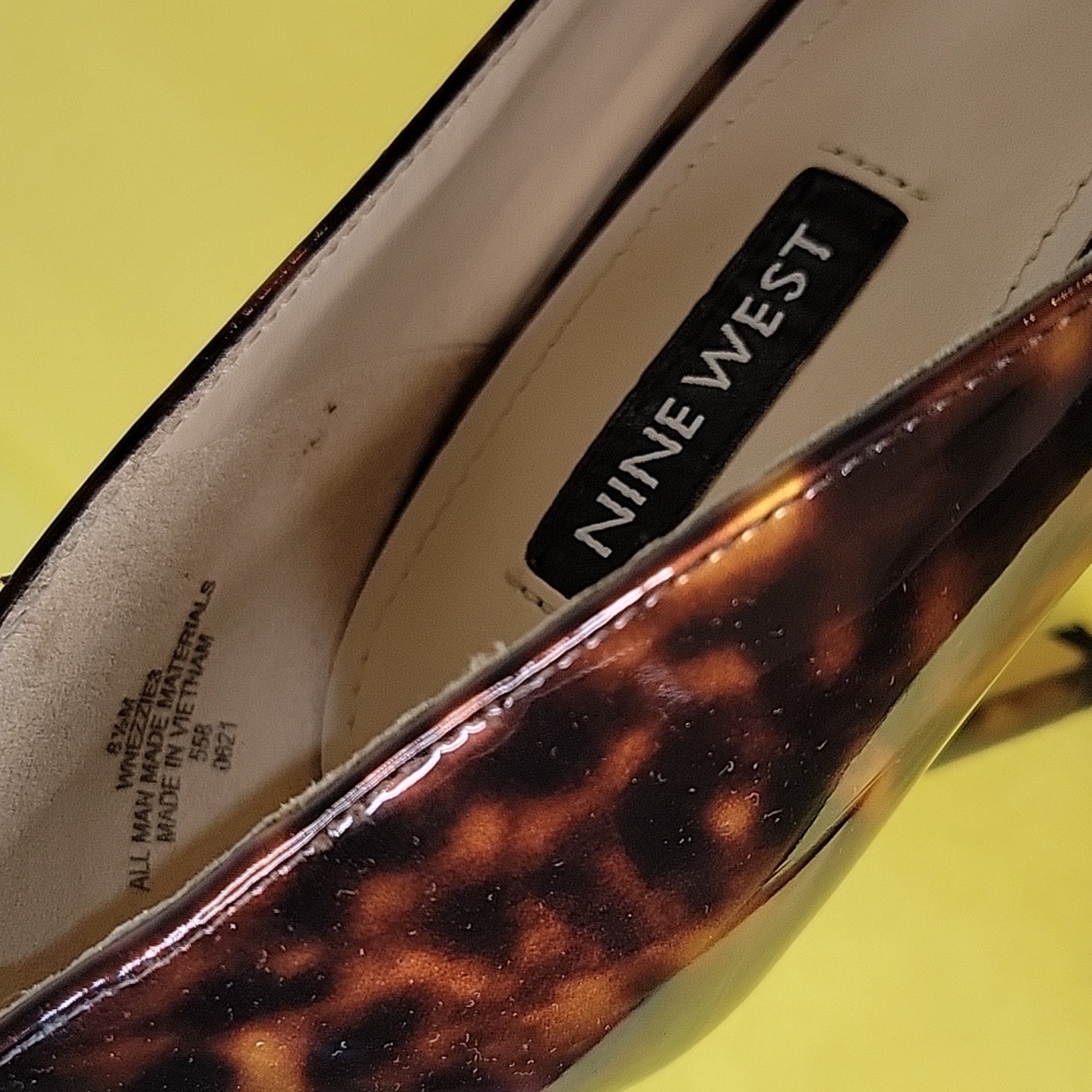 Nine West Tortoise Brown Pumps w/ Gold Chain LIKE NEW Size 8.5 - Picture 5 of 10